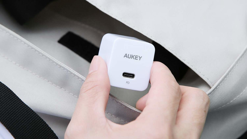 Enchufe Aukey 18W USB-C Power Delivery | $11 | Amazon | Usa el código HWCPT8E8Foto: Amazon